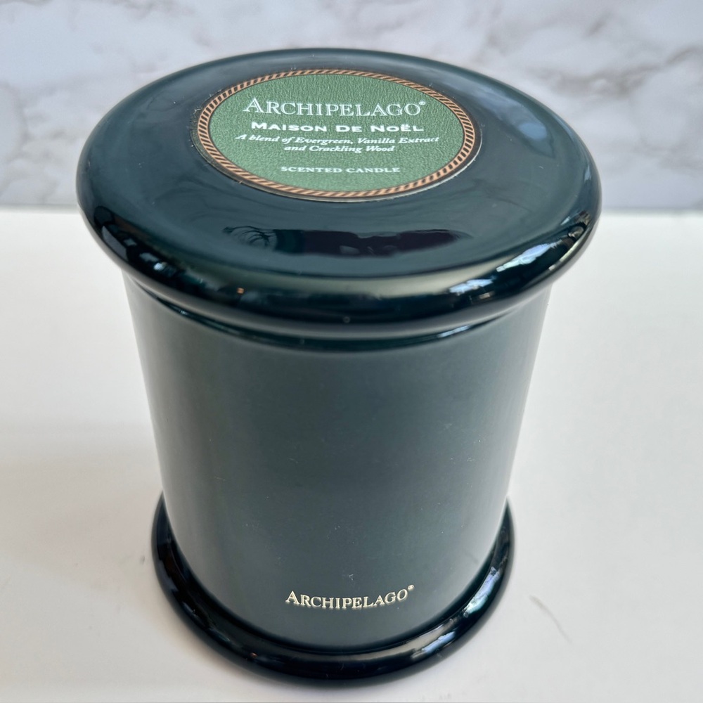 Archipelago Maison de Noel Luxury Scented Candle, 8.6oz, Holiday Scent No Box